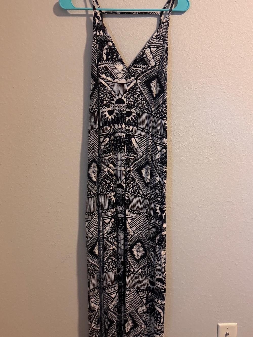 Black & White Tribal Print Maxi Dress with V-Neck